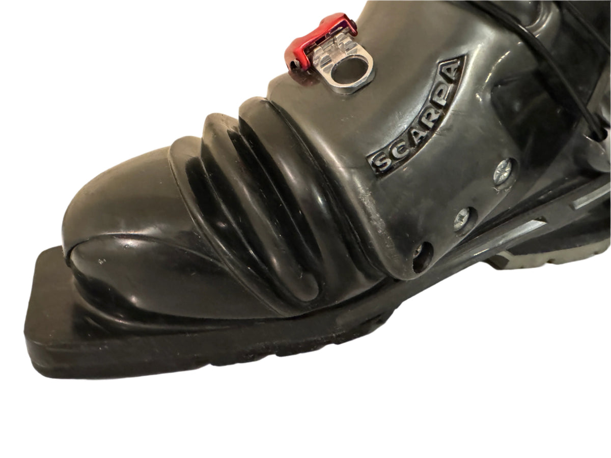 29.0 Scarpa T1 Black/Red (Used)