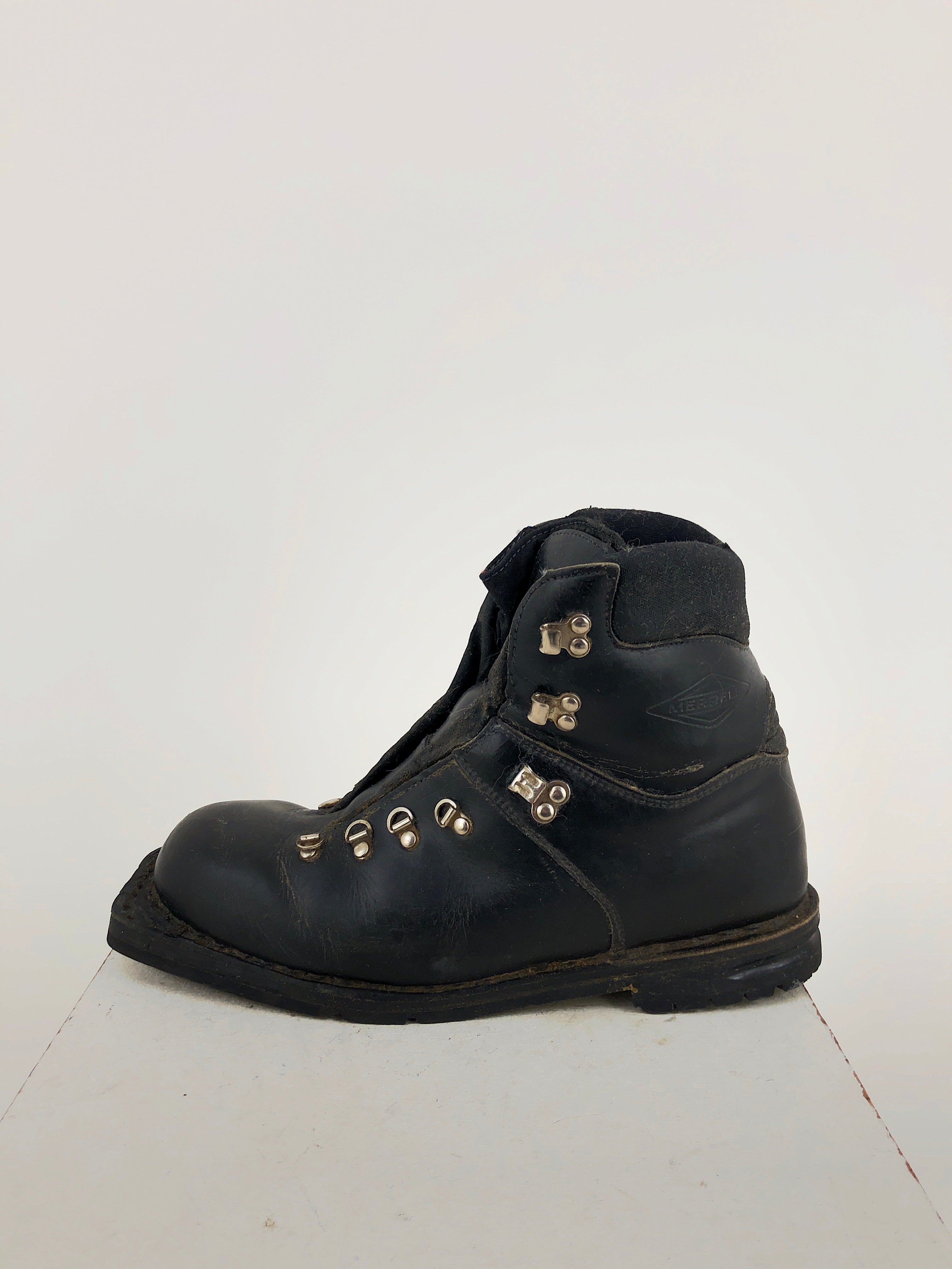 Vintage ski hotsell boots for sale